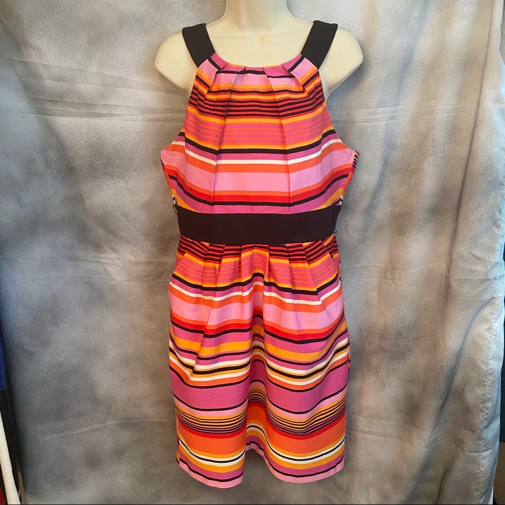 Side Pocket for the Win! Cute striped dress 👗